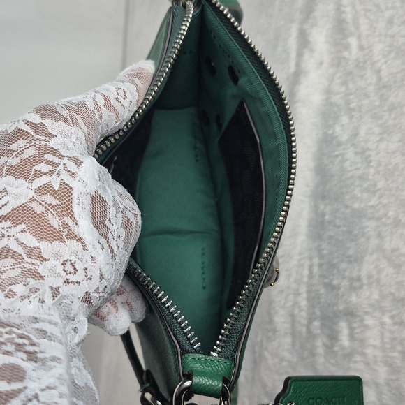 Coach "RARE" Charm Green Shoulder Bag CREED: 8236-CJ1797 - Picture 14 of 17